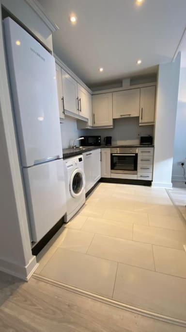Stunning Modern 2Bed Apt Near Dublin City& Airport Εξωτερικό φωτογραφία